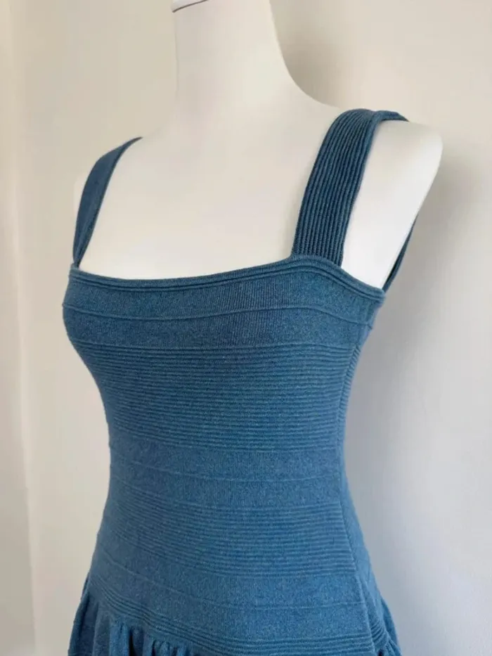 Robe Maje été bleue taille 2 soit M parfait état - photo numéro 2