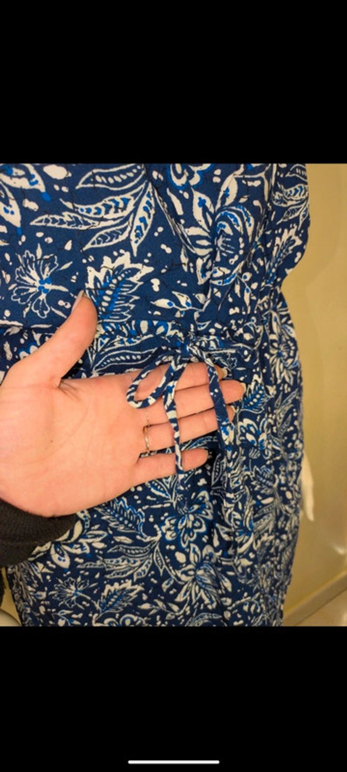 Belle robe bleu blanche motif légère - photo numéro 5