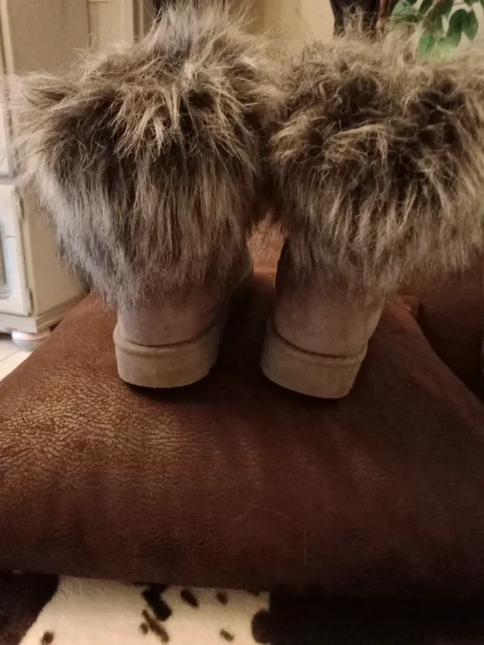 Paire de bottines fourrées - photo numéro 3