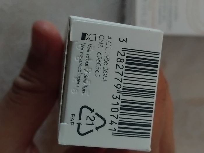 Avène antirougeur fort soin concentré rougeurs installé peaux sensibles - photo numéro 2