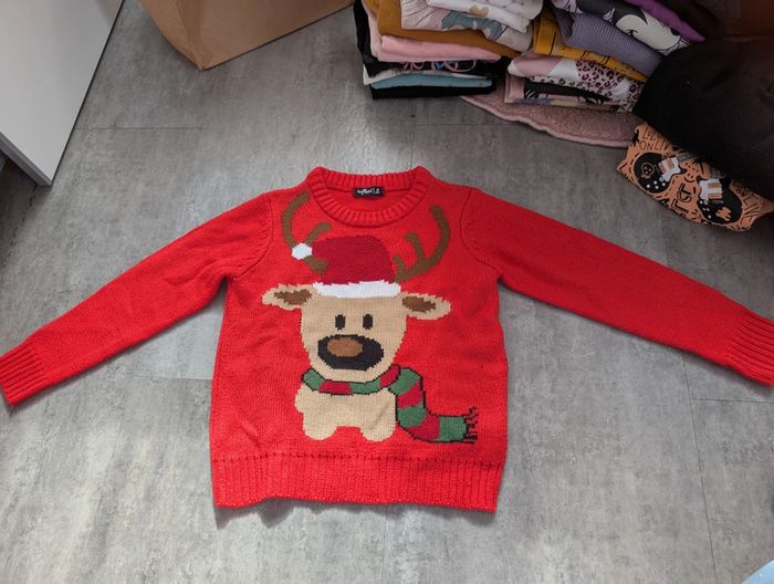 Pull de Noël enfant 4 ans comme NEUF