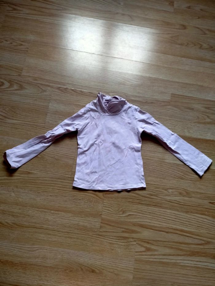 Sous pull rose. Strass
Taille 4 ans