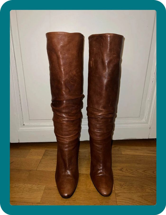 Bottes hautes plissées en cuir véritable taille 38 - BCBGmaxazria