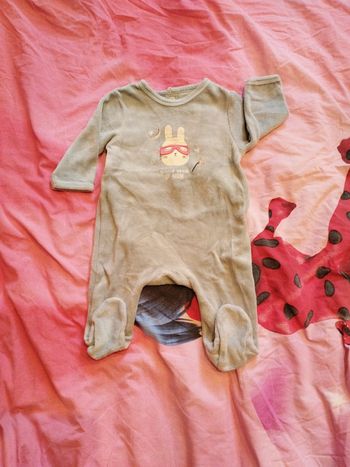 Pyjama polaire lapin super-héros