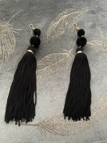 Boucles d’oreilles pompons et boules