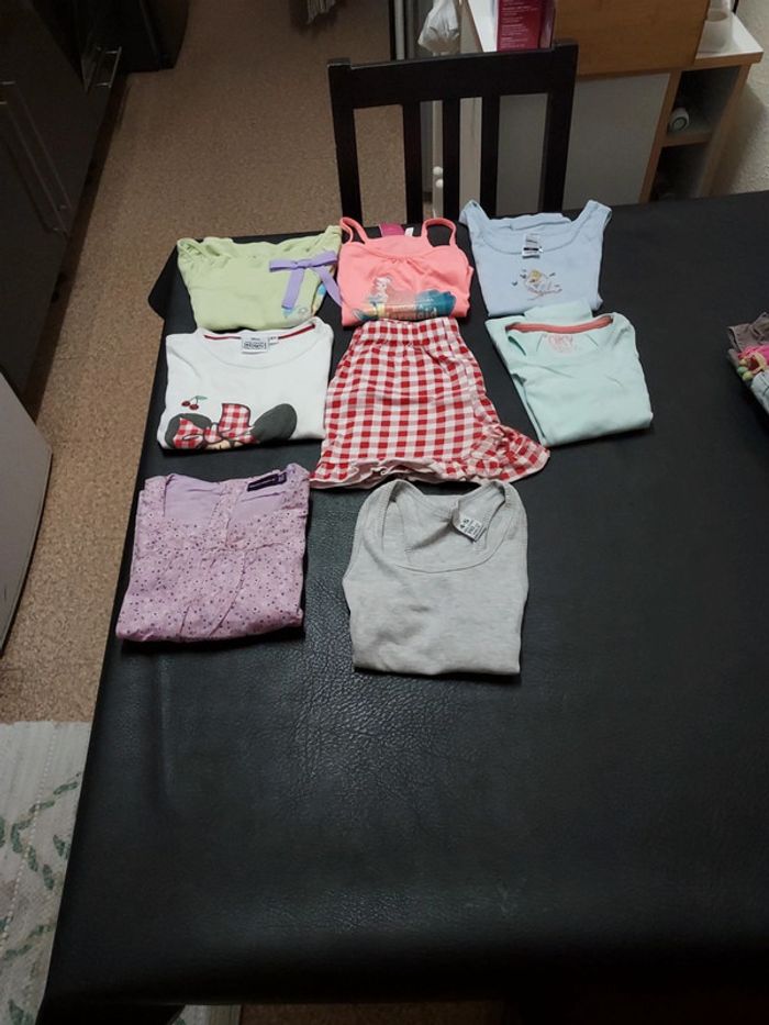 Lot de 26 vêtements été fille 4 ans