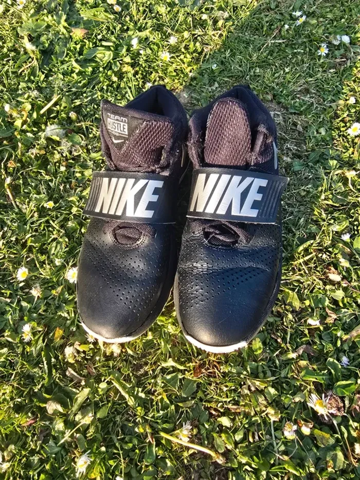 Basket Nike taille 38.5