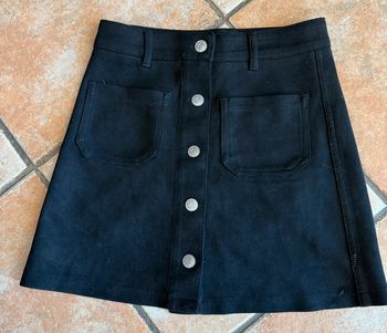 Jupe bouton devant style daim Jennyfer noire taille xs