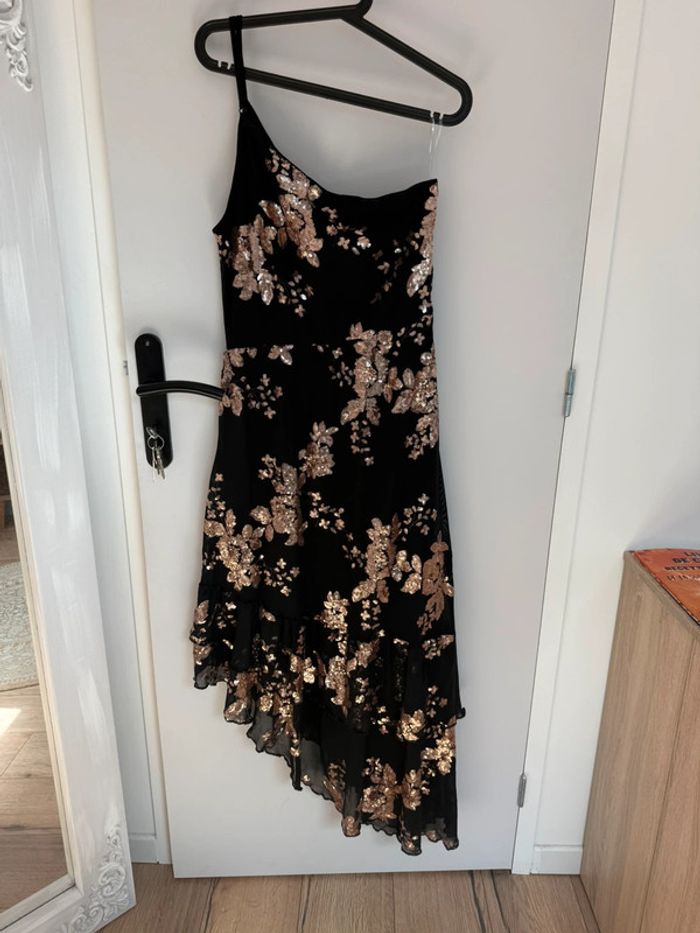 Magnifique robe asymétrique noire/rose gold taille 42