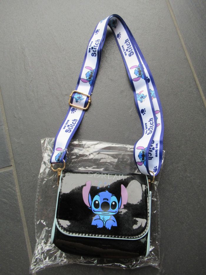 Petit sac bandoulière Stitch noir neuf