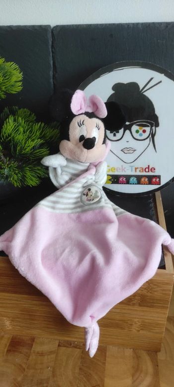 doudou minnie mouchoir rose gris rayé cube rond abcd blanc disney nicotoy Rayure