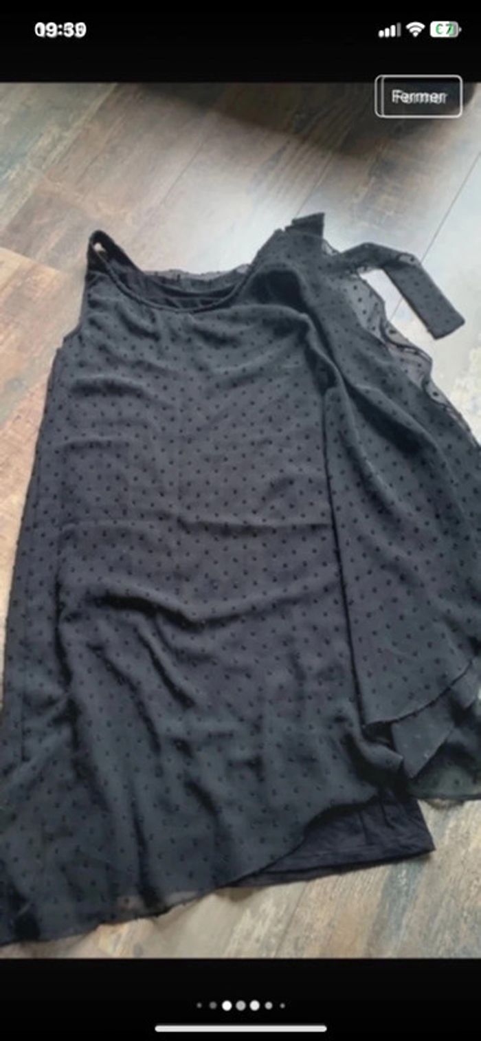 Petite robe noire légère - photo numéro 2