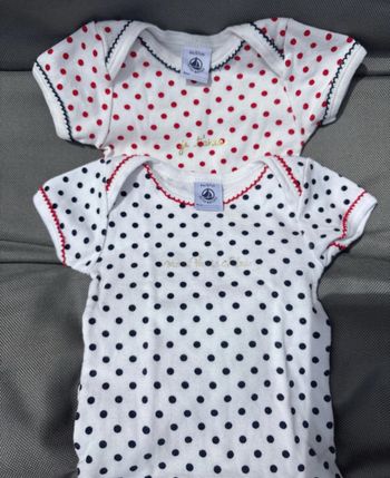 Lot de 2 bodies Petit bateau 6M