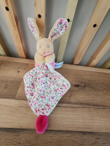 Lapin poupi baby nat rose et blanc liberty