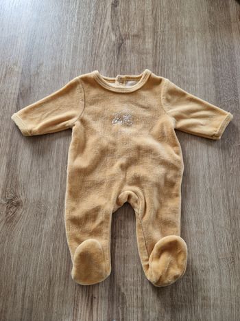 👶 Pyjama en velours jaune – Taille Naissance (0 mois)