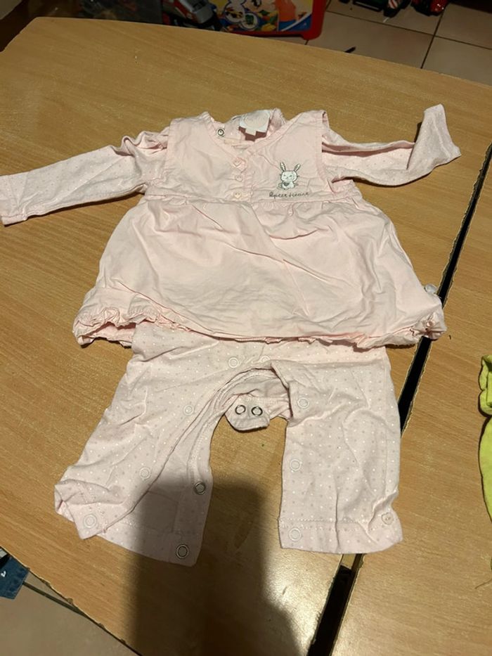 Lit de 25 vêtements taille 3 mous - photo numéro 6