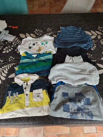 Lot tee shirt, sous pulls..