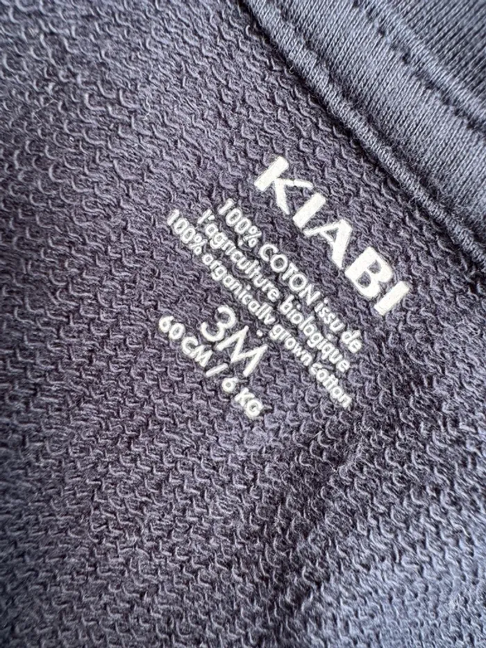Veste à capuche • Kiabi • taille 3 mois - photo numéro 3
