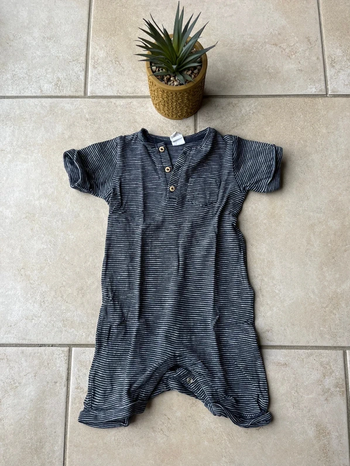 Combishort garçon taille 12 mois