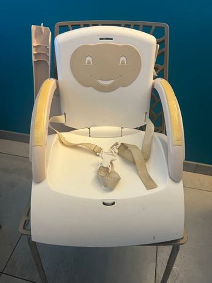 Chaise haute - photo numéro 2