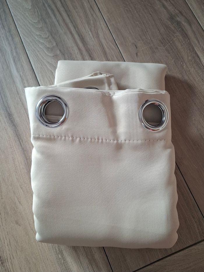 Lot de 2 rideaux occultants d'intérieur à isolation thermique avec œillet moderne beige - photo numéro 2