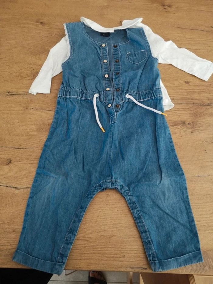 Ensemble salopette et haut kiabi 12 mois - photo numéro 2