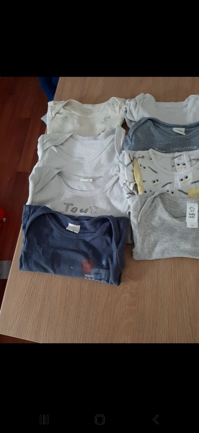 Lot de 12 bodys manches courtes taille 12 mois - photo numéro 2