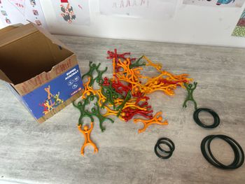 jouet de construction avec personnages super acrobate  jeu complet