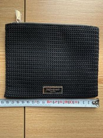 Pochette noire Yves saint Laurent 
