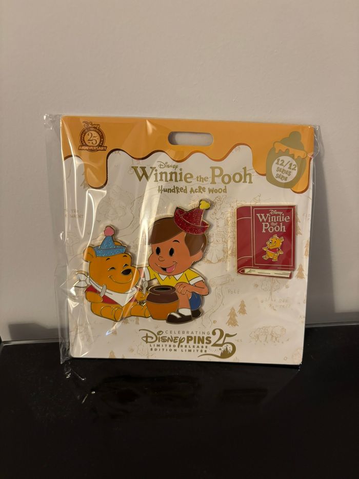 Pin's edition limité 12/12 Winnie the Pooh