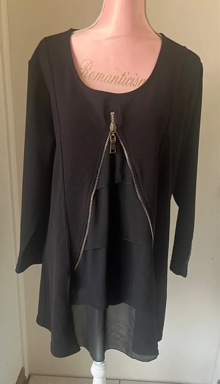 Haut taille 40/42 noir 2W Paris très bon état