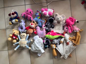Lot 22 peluches