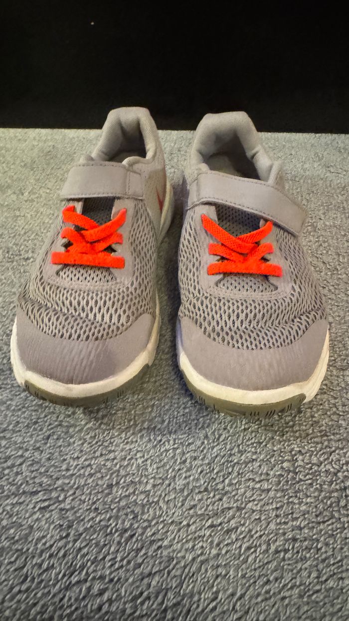 Chaussures nike révolution 4 taille 33 (sans boite) - photo numéro 10