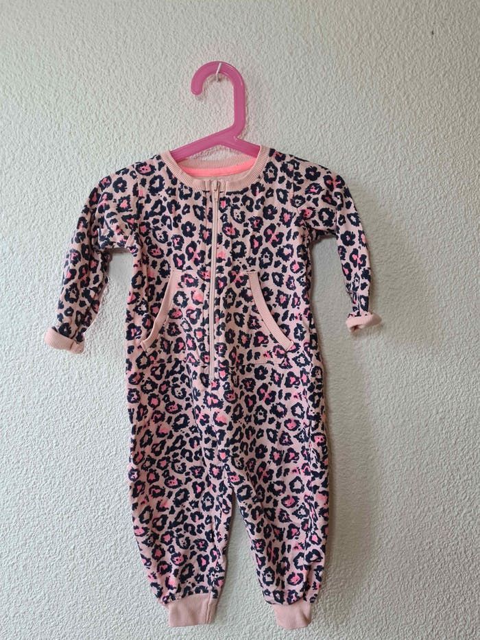 combinaison rose Action