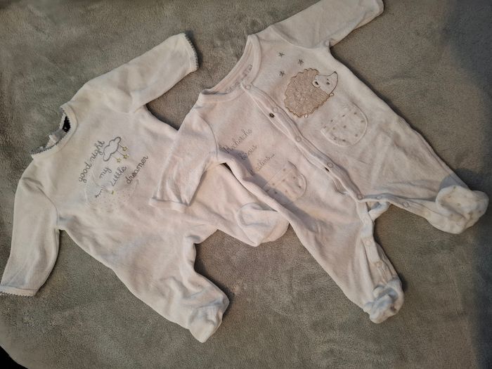 Lot 10 pyjamas taille 1mois - photo numéro 2