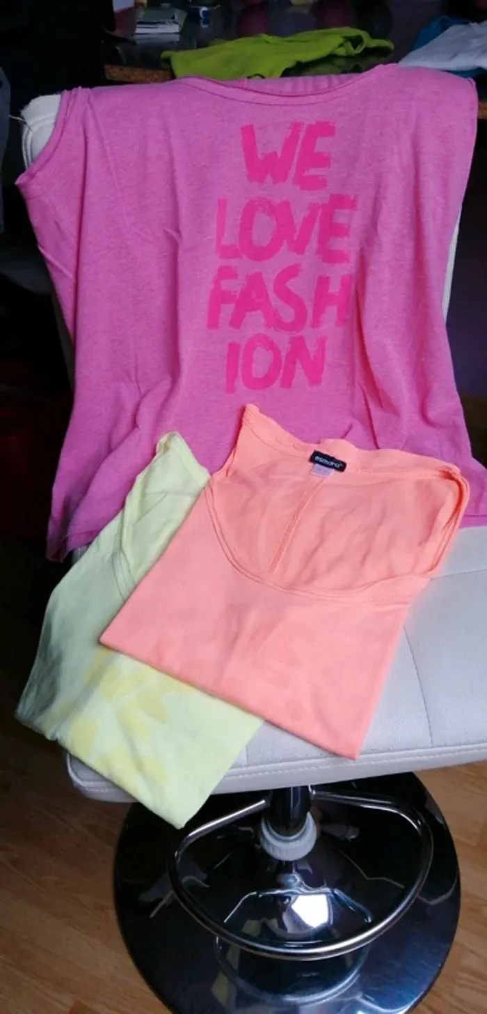 Lots de débardeurs rose jaune fluo et orange fluo - photo numéro 2