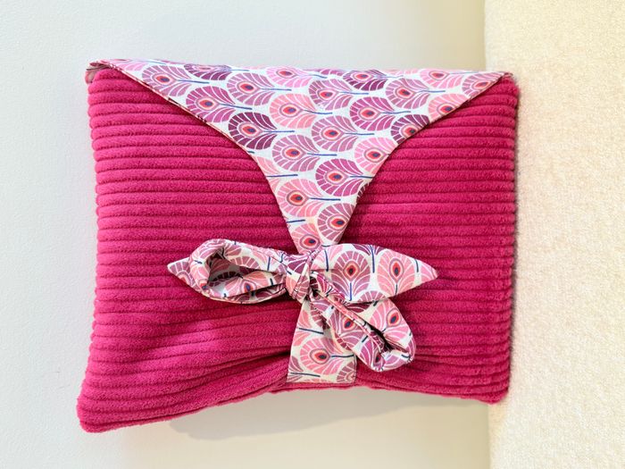 Pochette à livre de poche ou liseuse Fushia