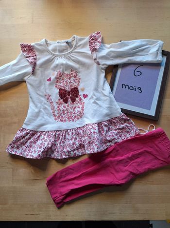 Ensemble pour fille taille 6 mois très bon état