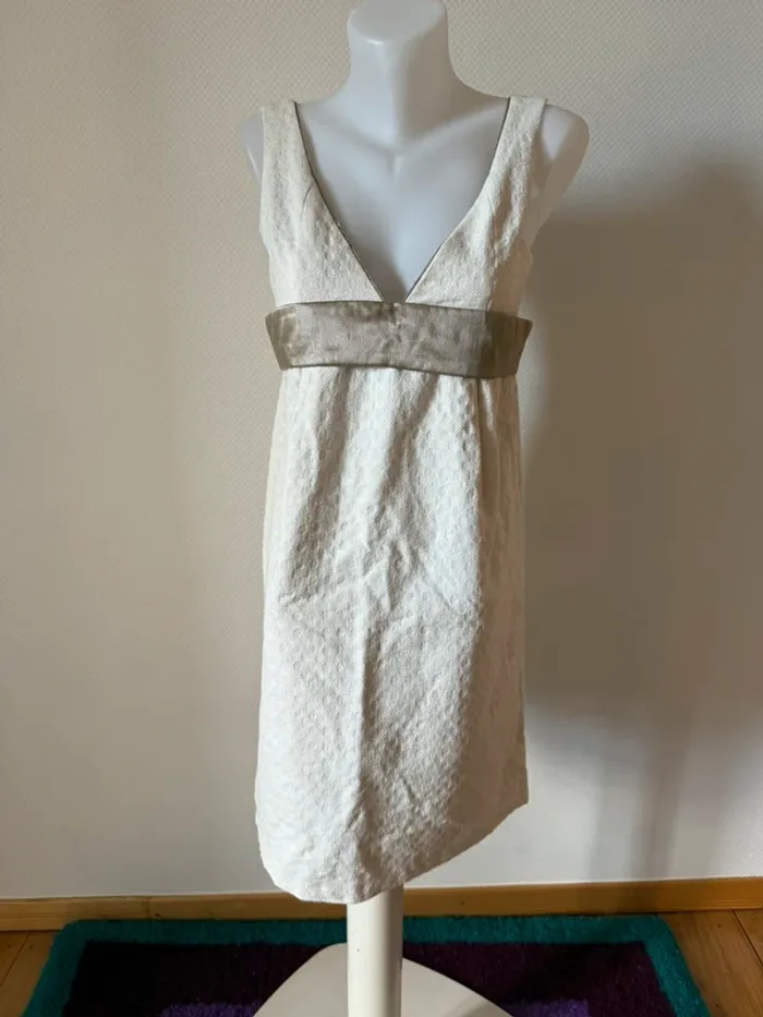 Robe blanc cassé MAJE taille 1 en très bon état