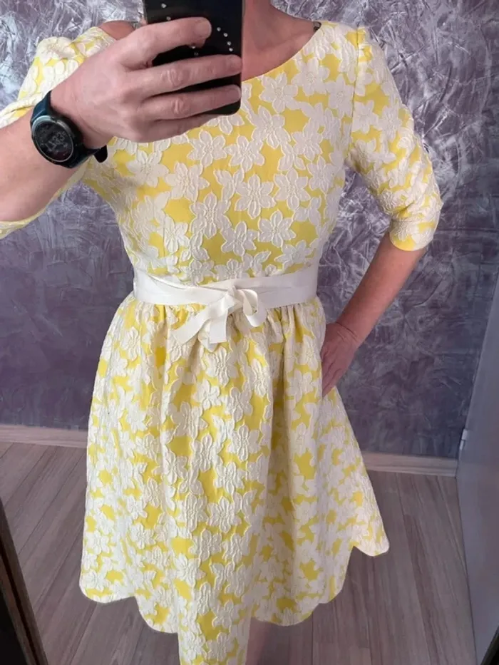 Robe Charo Azcona époustouflante