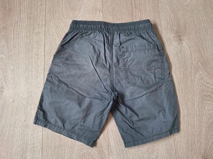 Short gris Kiabi 7 ans - photo numéro 3