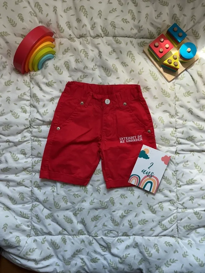 short rouge interdit de me gronder taille réglable 2 ans