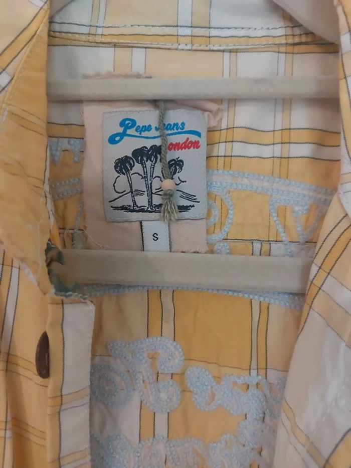 Chemise debardeur  a carreaux jaune