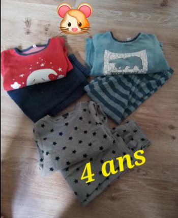 Pyjamas garçon 4 ans bon état 