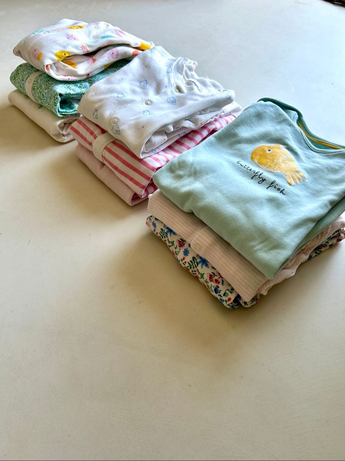 Pyjamas grenouillères bébé 3 ans en 100% coton – lot de 9 pièces antidérapants - Mark et Spencer - photo numéro 2