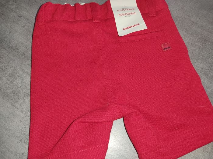 Short rouge neuf - photo numéro 2