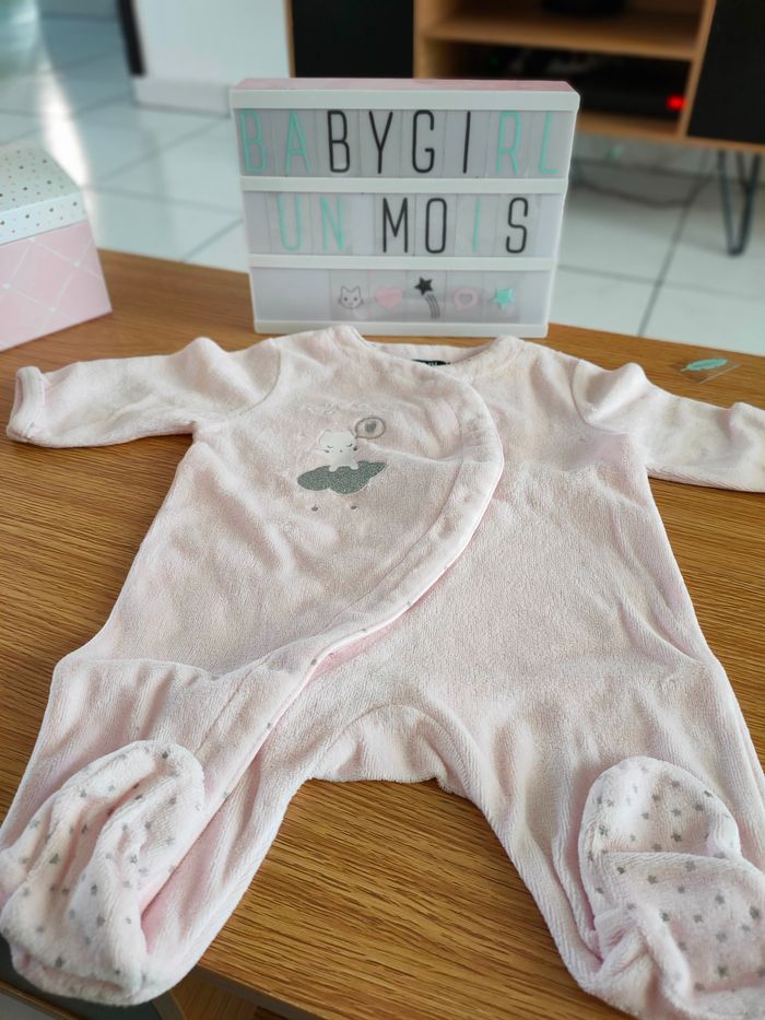 Lot de vêtements un mois fille - photo numéro 4