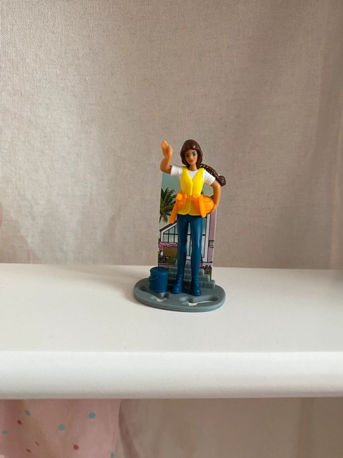 1 Figurine kinder barbie Mattel neuve