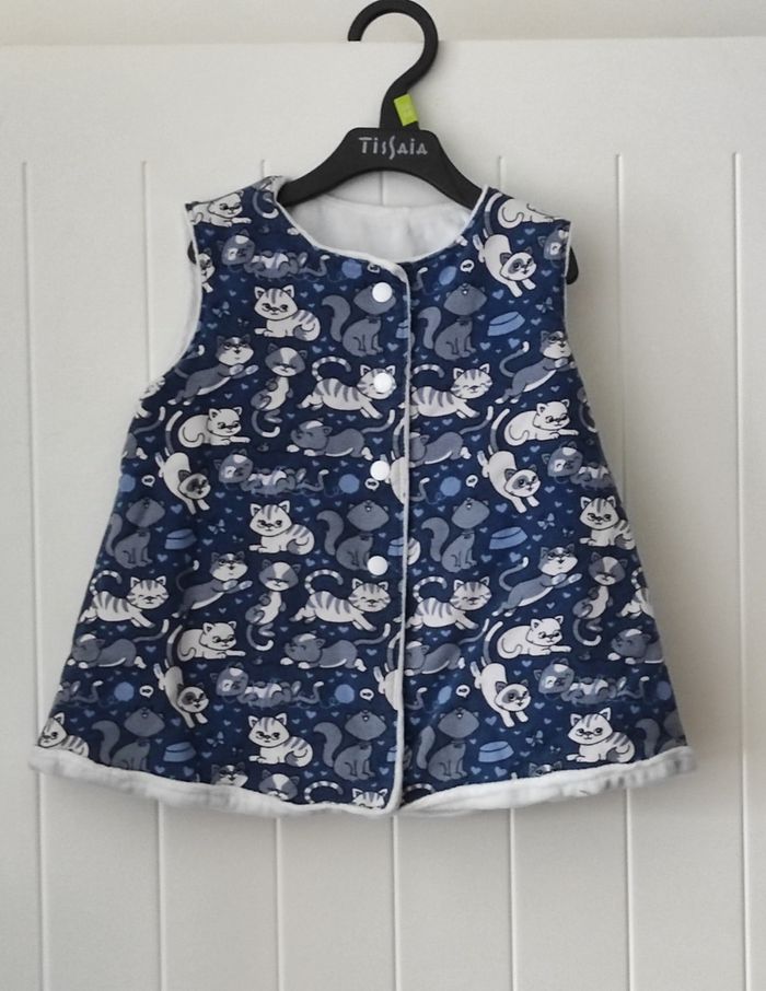 🧥 Gilet sans manche réversible mixte – 4 ans – fait main - photo numéro 2