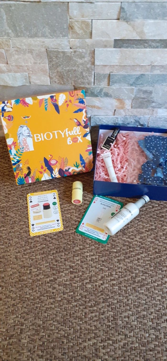 Boîte cosmétiques visage et corps Biotyfull Box - photo numéro 2